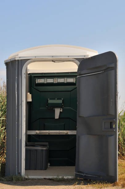 Porta potty delivery and setup